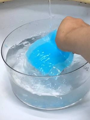 Make floor cleaning easier with these convenient cleaning tablets — just dissolve, clean, and go. 🧼✨ #FloorCleaning #CleaningHacks #HomeCleaning #CleanHome #summerfinds  