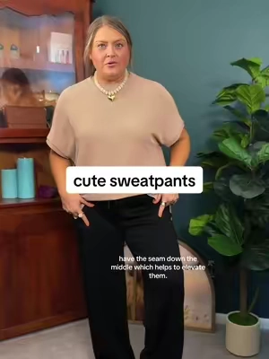 Cute sweatpants that you could wear to work. #pants #sweatpants #womensfashion 