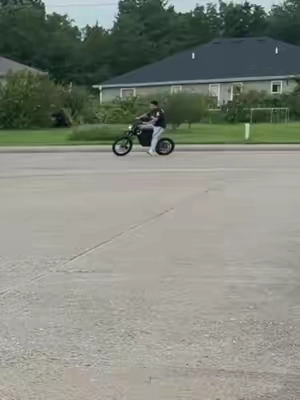 Racing my girlfriend on the Lifemagic m9 pro! @Vale⭐️ 
