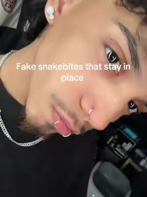 Fake snakebites that stay in place #snakebites #piercings #piercing #alt 