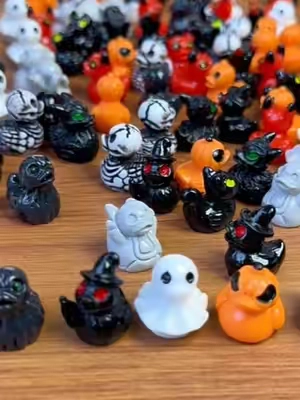 Adorable Halloween duck decor, perfect for your Halloween collection. 👻✨ #summerween #ducktoy #cutetoy #spotlightfinds #globalpicks