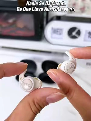 Pequeños, discretos y casi invisibles 👀 #earbuds #wirelessearbuds #auriculares #bluetooth #TechGadgets #foryou #tiktokshopbacktoschool 