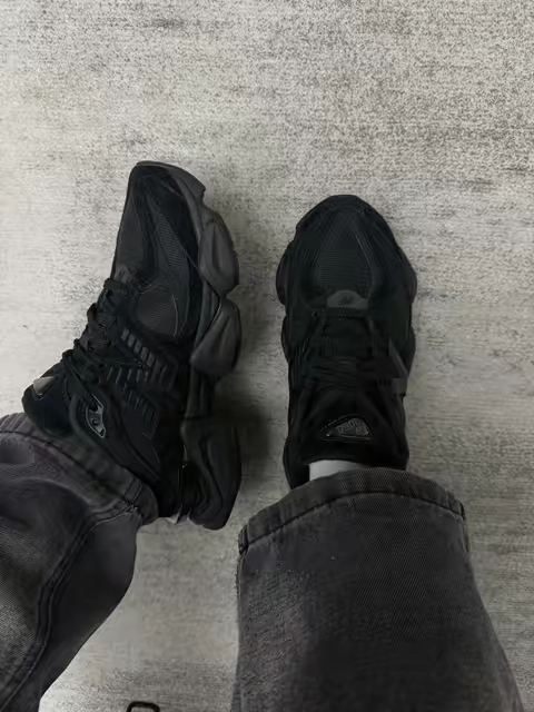 These are comfy #flykicks #newbalance #ttsneakerweek #tiktokshopsummersale #menshoes 