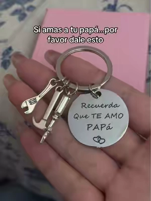 Los papás no siempre escuchan "te amo" lo suficiente. Este llavero es ese pequeño recordatorio que puede hacer que sonría primero... y luego llore en secreto.#regaloparael #detalleparapapa#papafeliz #giftfordad #viral