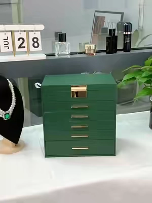 How many minutes have you lost to tangled necklaces? This box gives them back. Every single morning. #jewelrybox #jewelrystorage #jewelryorganization #jewelryorganizer #olebrandselect