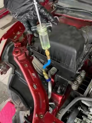 Inyector Manual de Aceite y Tinte UV 30 ml para Aire Acondicionado Automotriz | Conector Rápido 1/4 SAE para Compresor y Detección de Fugas#ACRepair #HVACTools #CarAC #tiktokshop #DIY