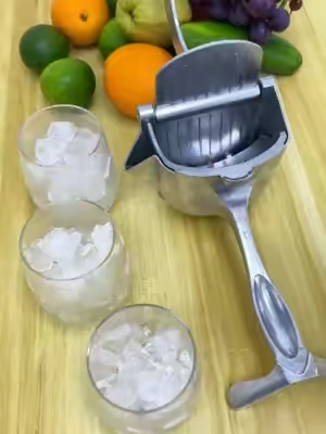 Game‑changer for all your summer fruit! #KitchenGadgets #SummerDrinks #HomeHacks #CitrusJuicer #MustHaveKitchen