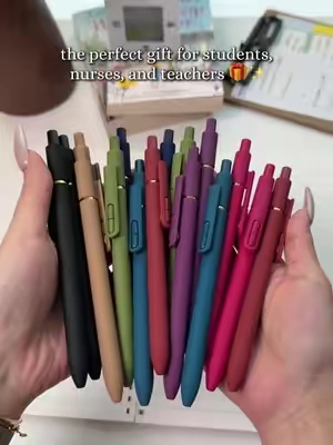 Don’t buy these nurse pens, your coworkers will steal every last one 🫣 #NurseEssentials #NurseLife #FidgetPens #workessentials 
