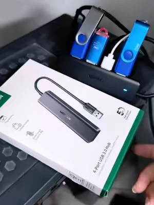 End the USB port struggle for good! This 4-port hub connects all your devices at once: Z SuperSpeed data transfer up to 5Gbps Universal compatibility across devices Perfect for both gaming and work 4 ports.No more excuses. Your cable chaos solution is here. #usbport #usbhub #gamingpc #laptop #tiktokshopbacktoschool  