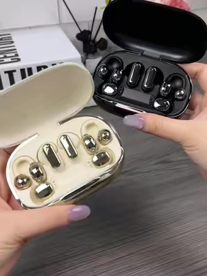 6 earbuds in ONE case... and it even charges your phone.Didn't expect that, right? 👀 #earbuds #wirelessearbuds #TechGadgets #tiktokmademebuyit #gadgets 