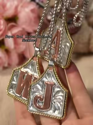 A beautiful detail, captured perfectly.🫧🥰 #Dearmay #jewelry #necklace #dealsforyoudays #summervibe 