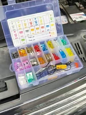 306 fusibles. Todos los tamaños que necesitas De 2A a 40A — listo para todo #FuseBox #CarRepair #caraccessories #tiktokmademebuyit #DealsforYouDays