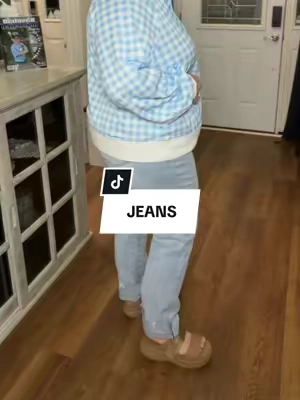 It takes a lot for me to love a pair of jeans, I’m obsessed with these 😍💙 #fashion #jeans #midsizefashion #lightwashjeans #ttshop 