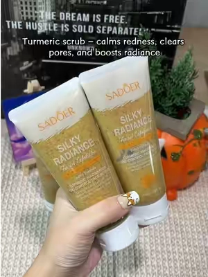 Dark spots and blackheads? This turmeric scrub saves your skin. 🌟 #BrighteningScrub #EvenSkinTone #PoreDetox #CalmingSkincare #DailyExfoliator