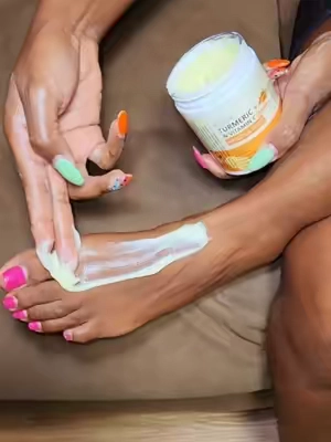 #footcream  #brighteningcream  #turmericskincare  #haitiantiktok  #darkspots 