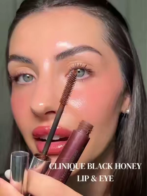 ICONIC🖤🍯 @Clinique @Clinique Store #Clinique #BlackHoney #cliniqueblackhoney #tiktokshopcosmetics #fallmakeup 