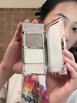 i wasnt expecting it to pick up sm on the brush LOLL @Flower Knows Makeup #makeup #contour 