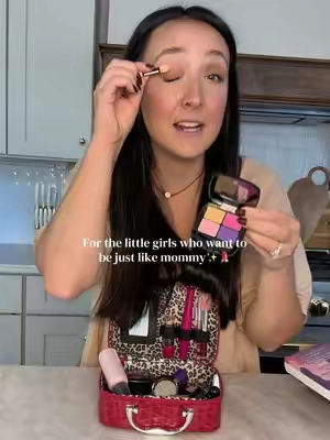 If your little one is always “borrowing” your makeup, this pretend makeup set is the perfect compromise. 💕 It looks so real, sparks hours of imaginative play, and lets them join in on the fun without making a mess or getting into your makeup bag. Such a cute gift for birthdays, holidays, or just because! #PretendMakeup #PretendPlay #ToddlerToys #GirlMom #GiftIdeas 