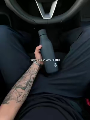 Water taste better cold 😉 #hydroflask 