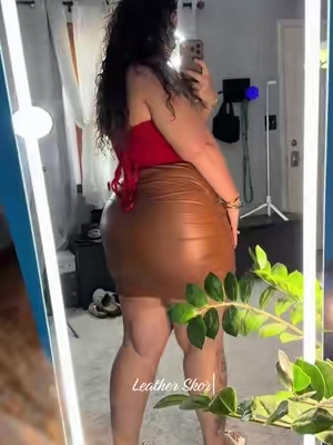Put the leather with the shorts! Yasss @Halara #skort #leather #womensfashion #plussizefashion #ootdinspo 