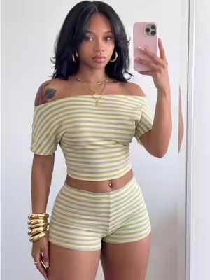 Wearing a small 💛 #dealsforyoudays #twopieceset #casualoutfits #loungewear 
