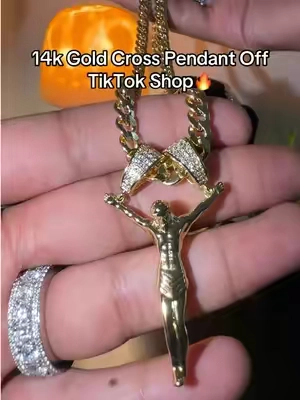 #14kgold #crosspendant #gold #goldjewelry #goldchain 