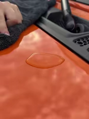 Soaked up the water like magic… #fyp #blackline #dryingtowel #detailing #cars 