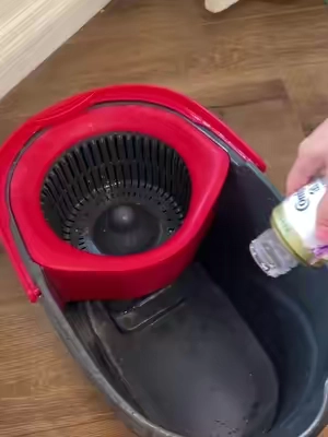 #CleanTok #scrubbing #ocedarmop