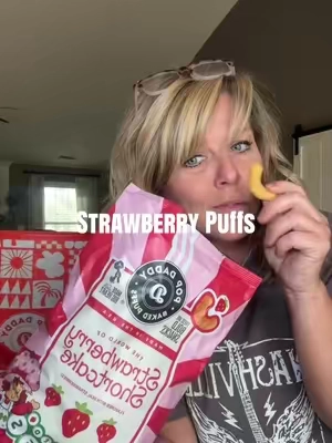 A dessert puff @Popdaddysnacks #strawberryshortcake #dessert #puffs #popdaddy #baked 