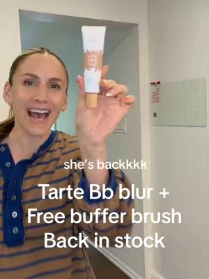💜 bb blur SPF 30 is freshly restocked! the buffer brush thins it out even more for the most weightless natural matte finish that covers and blurs the entire face 💅 @tarte cosmetics #tartecosmetics #tartebbblurtintedmoisturizer #bbblur #tintedmoisturizer #coverage 