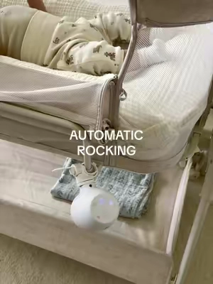This has been such a huge help on the days my baby only wants that gentle rocking motion. I clip it onto the bassinet, and it gives my arms a little break while I can get a few things done. 🤍