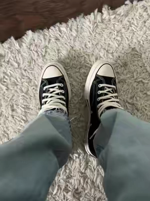 These Chuck 70s really are an upgrade over normal chucks. If you have wide feet you might want to stay true to size or go up a half size. I have narrow feet and went down a half size and they fit me perfectly #chuck70 #chucks #chucktaylor 