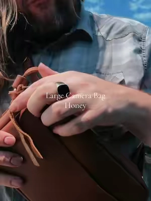 Large Camera Bag. Honey. Portland Leather Goods. #camerabag #leatherbag #unisexbag #crossbody #leathercrossbody 