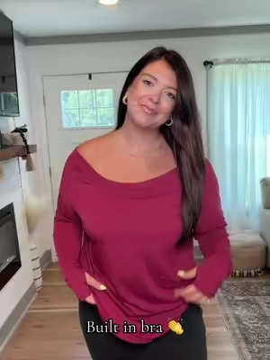 The perfect athletic top, with a built in bra!! #athleticwear #yogawear #builtinbra #offtheshoulder 
