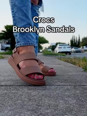 Crocs Brooklyn sandals now come in milk chocolate color 🤎 #crocs #crocssandals #crocsbrooklyn #crocsnewarrivals #tiktokshopcreatorpicks @Crocs 
