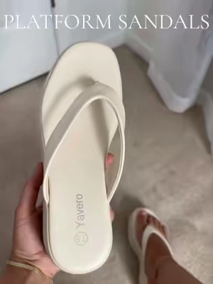 So perfect for the summer! #platformflipflops #summersandals #y2kfashion 