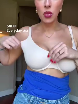 Big 🍈 approved!! Comfy and supportive plunge bra #bra #everydaybra #seamlessbra #tshirt #tiktokshopcreatorpicks 