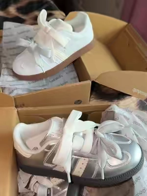 Such a cute affordable shoe 😍💗 #girlsclothes #backtoschool #momtok #girlmom #tiktokshopfinds 
