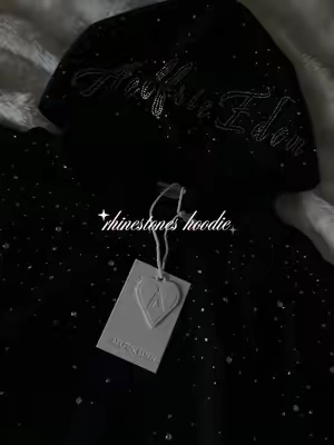 actually obsessed 😍✨ #rhinestones #rhinestonehoodie #oversizedhoodie #blinghoodie #CapCut 