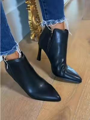 These fall high heels booties are the easiest way to make every autumn outfit look instantly more polished #HighHeelBooties #FallBooties #AnkleBoots #FallShoes #AutumnFashion 