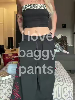 there just so much cuter #baggy #baggyclothes #fashion #fashioninspo #ootds 