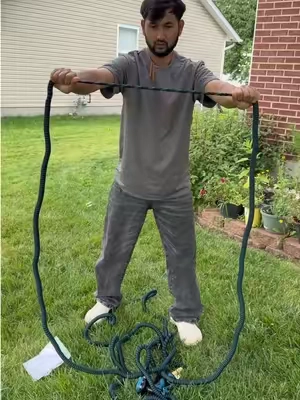 100FT Expandable Garden Hose,Garden Hose,Watering Garden,Cleaning Car,Expandable Hose for Watering.#gardenhose #wateringplants #Carcleaning #tiktoksummersale #tiktokcreatorpicks 