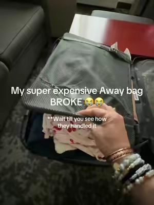 I honestly can’t get over this #tiktokshopbacktoschoolsale #suitcase #carryon #customerservice #awayluggage 