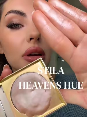 Feels like a secret🧜🏼‍♀️✨Kitten is finally RESTOCKED  @Stila Cosmetics #Stila #stilacosmetics #highlighter #glowyskin #glassskin 