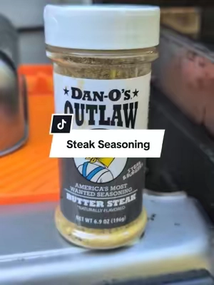 I finally understand why everyone keeps recommending Dan-O's Steak Seasoning. 🥩🔥 I used it on this steak, and the flavor absolutely lived up to the hype. If you're trying to take your steak night to the next level without a complicated marinade, this seasoning does all the heavy lifting. #tiktokshopcreatorpicks #DanOsSeasoning #SteakNight #FoodieFinds #HomeCooking 