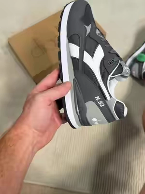#tiktokshopcreatorpicks #TikTokshopbacktoschool #diadora #sneakers #shoes 