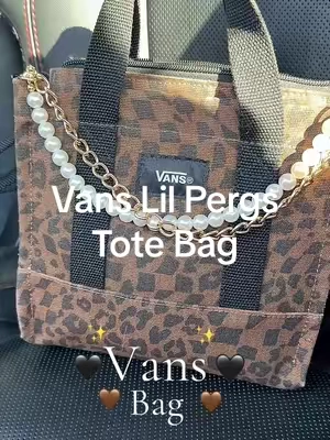 This leopard for fall 🤎 @vans #vans #leopard #totebag #minitotebag #vansofthewall 