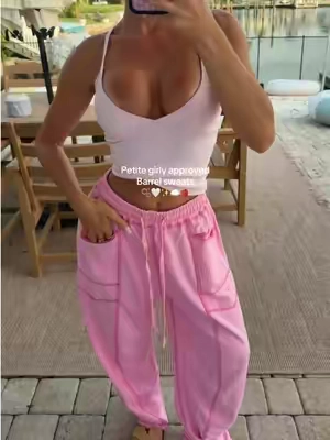 Cutest girly sweats !!!! #barrelsweatpants #petitefashion #loungeset 