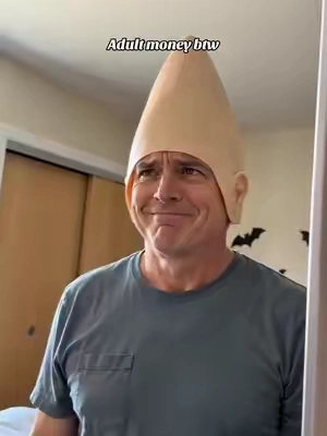 Yeah they get me all the time 🤣#goodlaugh #coneheads #conehead #wig #halloween 