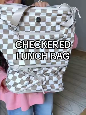 GIANT lunch bag that’s cute and convenient  #lunchbag #backtoschool #packinglunches #lunchtote #TikTokshopbacktoschool @Rainbow Boutique LLC 